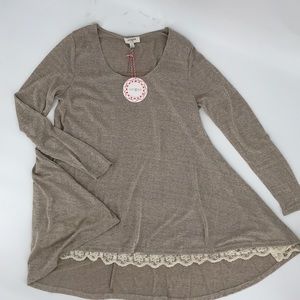 Stretchy top floral lace hem hi lo mocha